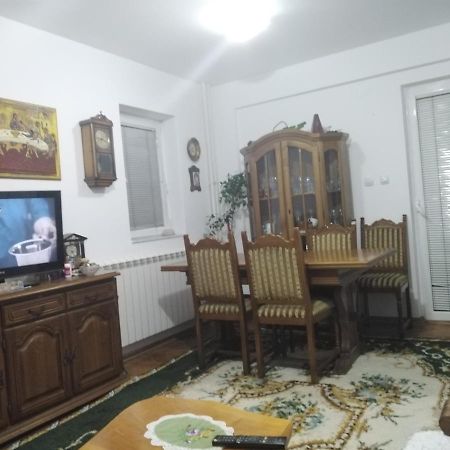 Kraljevski Apartman Kraljevo Bagian luar foto