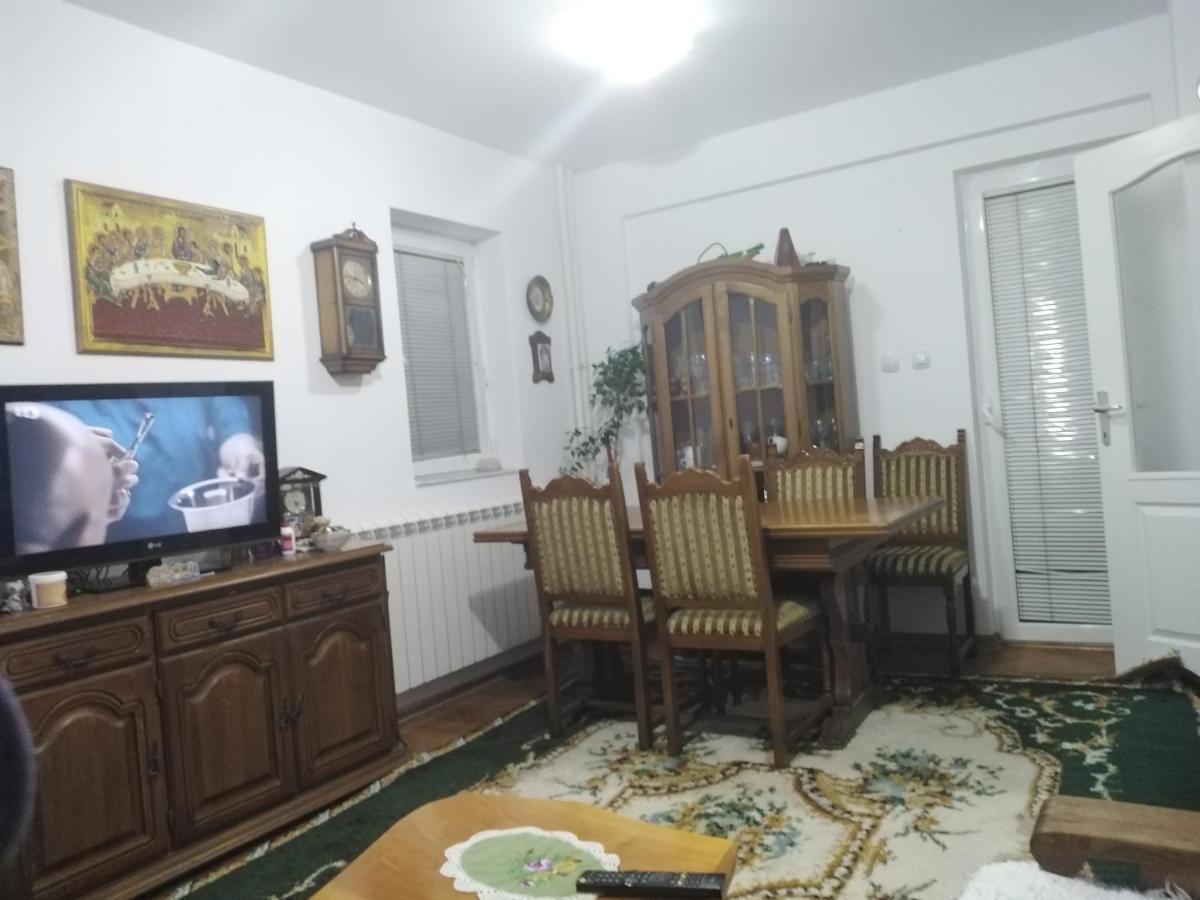 Kraljevski Apartman Kraljevo Bagian luar foto